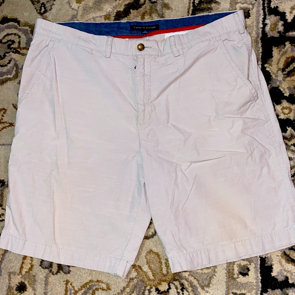 Tommy Hilfiger Men’s Beige Shorts size 40